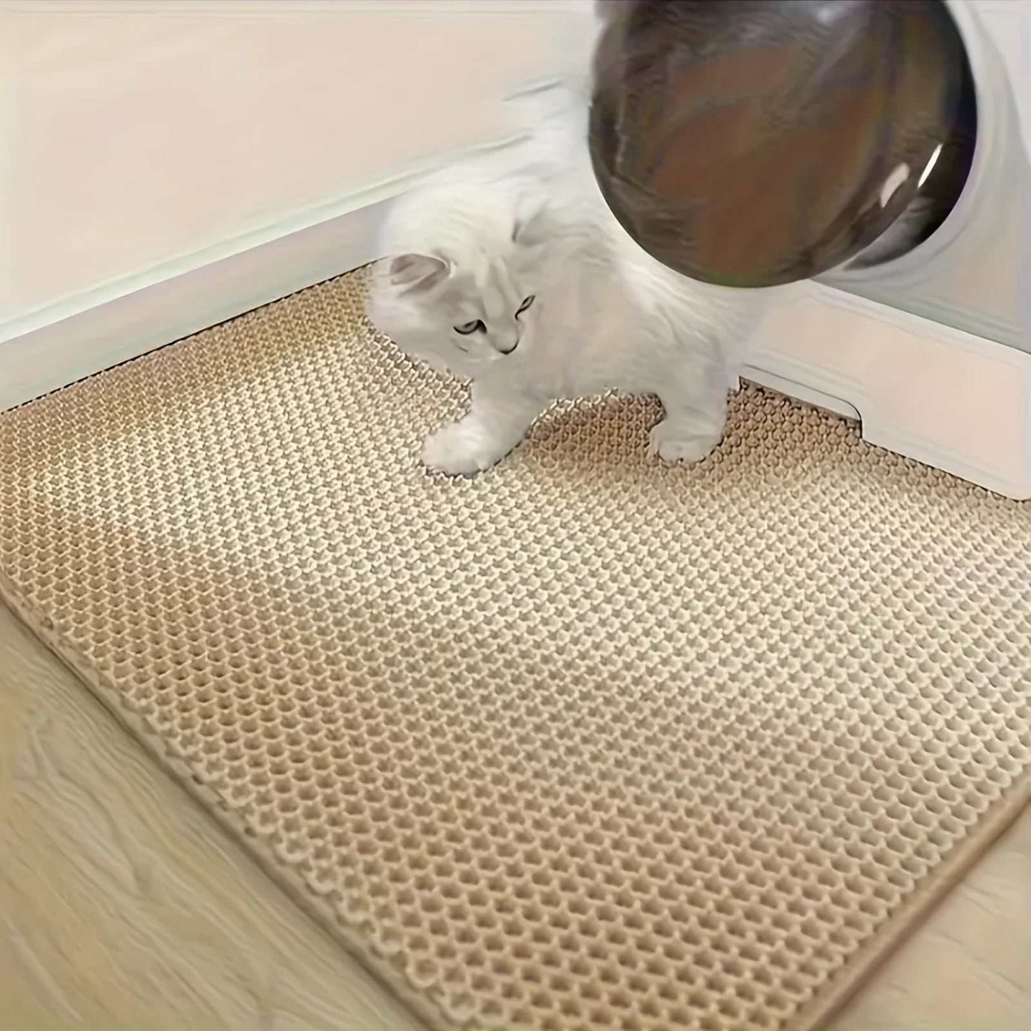 Extra-large Double-layer Litter Mat, Made of Splash-proof and Leak-proof EVA Material to Prevent Litter Scatter. Features Non-slip, Washable,, and Odor-resistant Properties for Easy Cleaning. Ideal for Litter Boxes, the Ultim