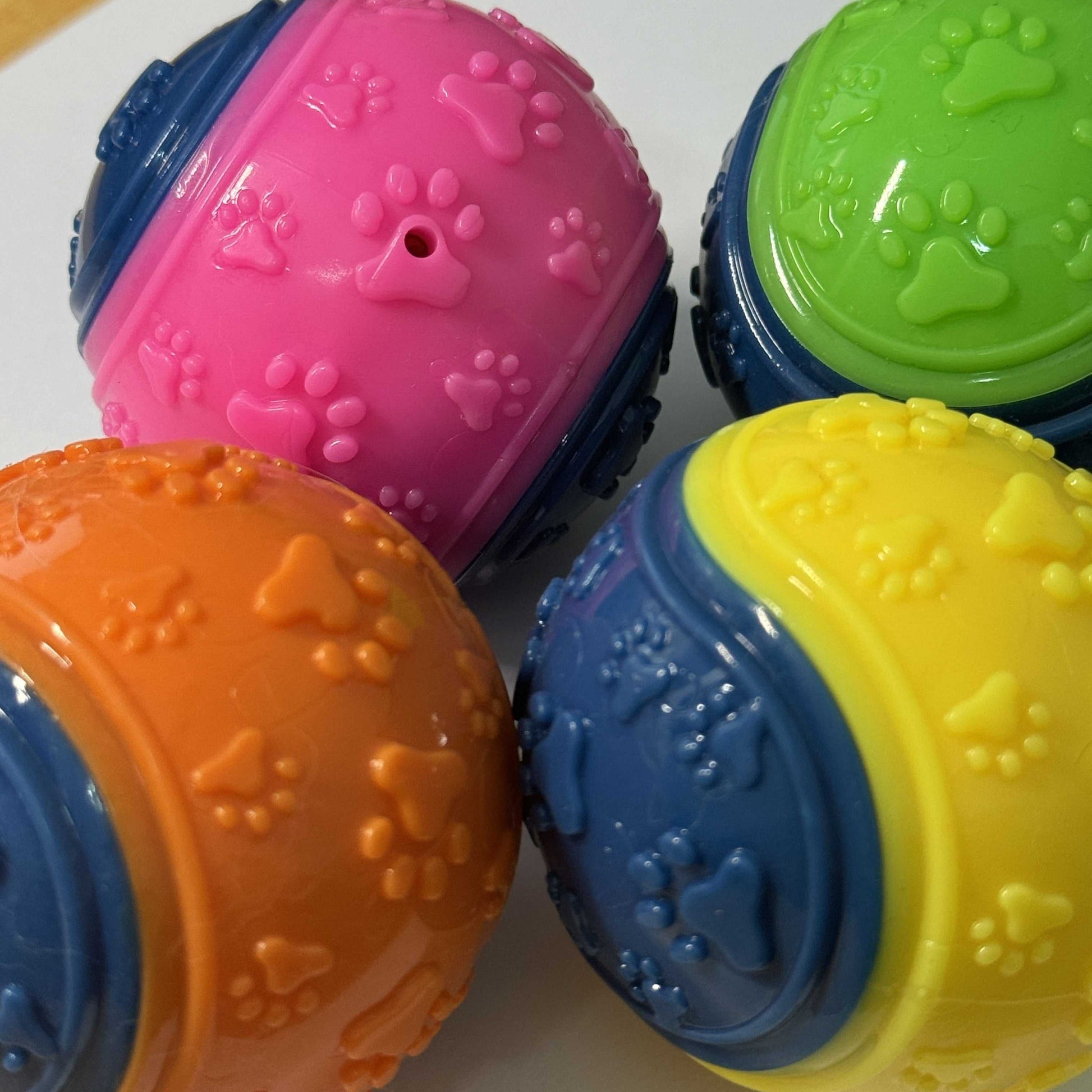 4pcs Squeaky Dog Balls | Heavy Duty Chew Proof Dental Cleaning Toys, Non-Toxic Rubber Puppy Chewers for Teething Puppies Aggressive Chewers, Bright Yellow, Green, Pink, Without Battery, Perfect Christmas